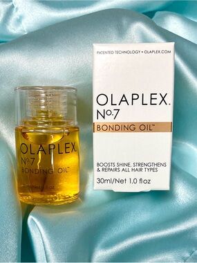 OLAPLEX Hair No.7 Bonding Oil — Clear Bottle with Golden Oil New